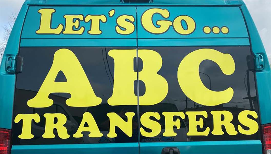 Big minivan service icon for group transportation in Mallorca by ABC Transfers.
